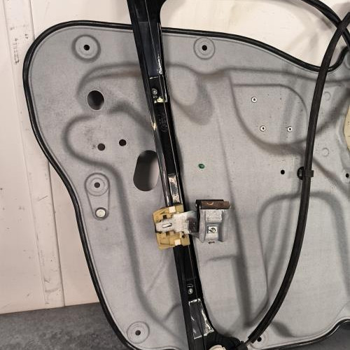 111046982-40df14ec-1532-4fbe-8368-385f79e312a9-Piece-Leve-vitre-electrique-avant-droit-1T1837462B-VOLKSWAGEN-TOURAN-2-b139159b973b7f93c7a9b935ca152a4d1d8d4f5e210b1002a62a09205f605c3b_m.jpg