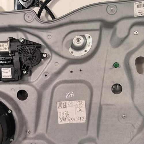 111046982-588aa3f9-951b-405c-8783-12db6362b9e7-Piece-Leve-vitre-electrique-avant-droit-1T1837462B-VOLKSWAGEN-TOURAN-2-aca300929fe096359e252fd6af10a4732ca7b9d6903ce392b10bd8e545ffc787_m.jpg