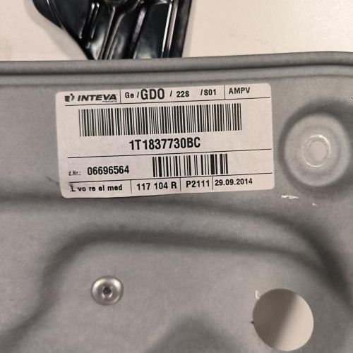 111046982-eeb64488-ab89-46de-9ce6-c9cc26796891-Piece-Leve-vitre-electrique-avant-droit-1T1837462B-VOLKSWAGEN-TOURAN-2-e51d4cd6eba1596a9b8af519852df42ec356ff84c021ebbe6b0c78e8922e3a8c_m.jpg