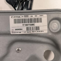 111046982-eeb64488-ab89-46de-9ce6-c9cc26796891-Piece-Leve-vitre-electrique-avant-droit-1T1837462B-VOLKSWAGEN-TOURAN-2-e51d4cd6eba1596a9b8af519852df42ec356ff84c021ebbe6b0c78e8922e3a8c_m.jpg