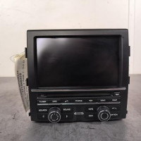 111048310-a3fc548c-dd70-4512-bd72-0c3db6c6163f-Piece-Autoradio-dorigine-958642975X-PORSCHE-CAYENNE-2-PHASE-1-ab7777477a670beeded83bb5c8bc70bec12fe28fc891ec561f27f4aa7cb8c42d_m.jpg