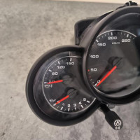 111048318-d31ba1aa-8f49-4eb1-8166-b34ce1ece78a-Piece-Compteur-95864195810-PORSCHE-CAYENNE-2-PHASE-1-8f46e55ddacd925262aeeee5df16270cd53baf7f750624b71eb7fc28c54ad55a_m.jpg