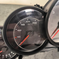 111048318-9a24a614-f687-4ce3-b7ba-bac4a9d78531-Piece-Compteur-95864195810-PORSCHE-CAYENNE-2-PHASE-1-2ee1cfac53494653b9fad9e206f8d7ed00f9603e6cbabf6e3da7c9a796e76bd2_m.jpg
