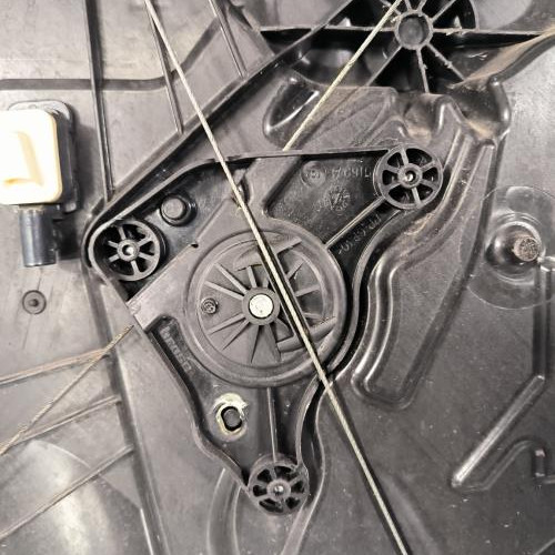 111048330-0933af91-b006-41a0-bf87-252f11b5a76c-Piece-Leve-vitre-electrique-avant-gauche-95862480100-PORSCHE-CAYENNE-2-PHASE-1-cd8e6959cfa8a59fd97f5c5ebbcced07d0e5f5f2e51f12933f031a5c7abe6ab1_m.jpg