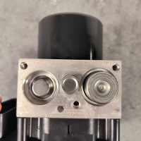 111048619-b27630d1-0457-4de9-8f02-171508e75046-Piece-Bloc-ABS-freins-anti-blocage-7P0614517G-PORSCHE-CAYENNE-2-PHASE-1-e685cae7e0d49096629bab0db92a7f4c44d22e5c5a6727010cb45abc08151e7e_m.jpg
