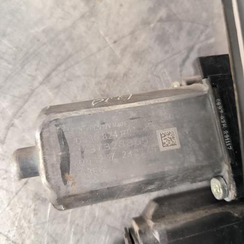 111108657-5207149a-399d-4a12-8d00-ab248d5cdbaf-Piece-Leve-vitre-electrique-avant-droit-9840159380-CITROEN-JUMPY-3-XS-5e758ac43aa521b1acbcb26afb18fdaed7fdc22dde4d569fd7ca0d7bc4b215b2_m.jpg