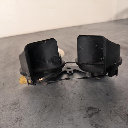 111308834-553ace71-6a8a-421f-8c2a-cb959f6ae7c8-Klaxon-256106472R-RENAULT-LAGUNA-3-PHASE-1-f6f781463b06ae5f3f13ca026425c279ff468279eef26b0af77a6ab7f147fdb6_m.jpg