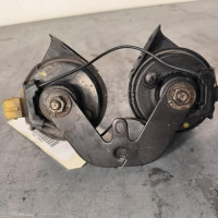 111308834-a846f1fc-17dc-4b40-b0ad-19aa7db63da8-Klaxon-256106472R-RENAULT-LAGUNA-3-PHASE-1-00d0e23e6cc7da097d88bd35bd48d0b9751908467bc7c69e09f78337d15ab04f_m.jpg
