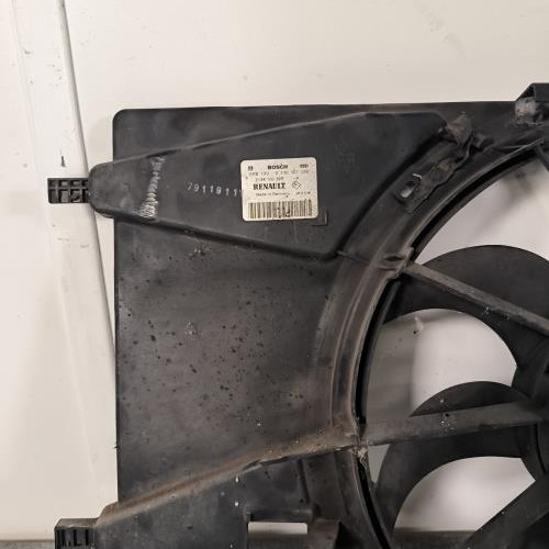 111309319-f91d47bb-d9d5-479d-a9a8-796705e30f50-Piece-Ventilateur-eau-214818947R-RENAULT-LAGUNA-3-PHASE-1-6d09f43c4ef9fd7556f5be478349c0301bd818c310733b41388c86c4f35d4381_m.jpg