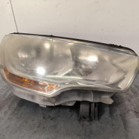 111317644-12ce3333-a2cd-42f0-ab44-e494f2eeb7b6-Piece-Optique-avant-principal-droit-feuxphare-00006206S1-CITROEN-C4-2-PHASE-1-9db15a464b3bda8ba435fbfaea085b7414a12483bf22384f4d466b7a01707116_m.jpg