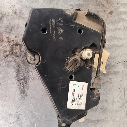 111319366-26a44a0e-997b-4b15-98d9-58049682d600-Piece-Reservoir-cerine-CITROEN-C4-2-PHASE-1-13e4cec915bb532c44c469d7cf5790bbc71519a36f7154037199e2d460fde842_m.jpg