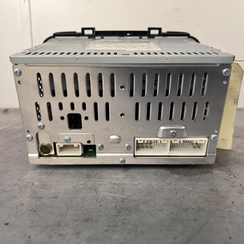 111476389-461ed5f6-d503-4aa7-b8a0-d3b17dd95c19-Piece-Autoradio-dorigine-96180A4600CA-KIA-CARENS-4-PHASE-1-779577c380236d4d51edbfa62da8654c3616d33f1556e95949fea7a1a43cbcee_m.jpg