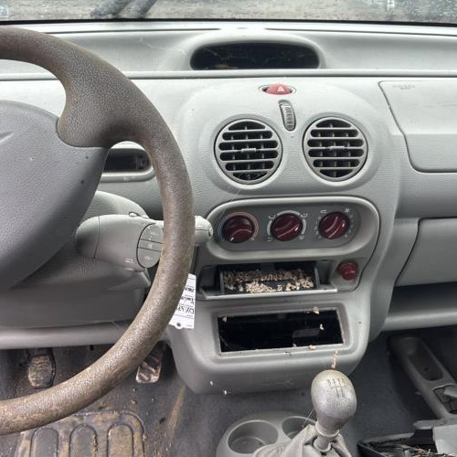 Vehicule-RENAULT-TWINGO%25201%2520PHASE%25203-2001-39d26fc51e79fc4f7f4b17210f1e500f60740ab9fee40b4412312ece8d504f43_m.jpg