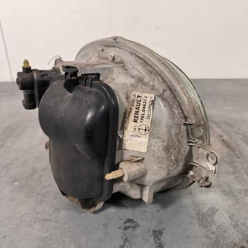 111514964-995a5c65-7e95-49d6-ab10-fefd64e577a2-Piece-Optique-avant-principal-gauche-feuxphare-260107456R-RENAULT-TWINGO-1-PHASE-2-7ad4aa25ea09a9c6cb4c5a2744819cc0a834dd8eaa3f374e51f8aaa97d126103_m.jpg
