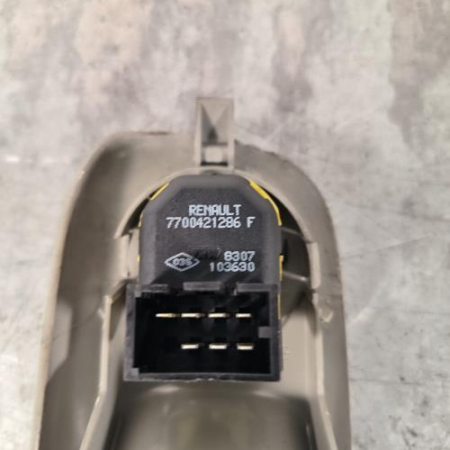 111515751-8e7c8d76-c224-4b50-9e4c-8dd258b1ad38-Piece-Interrupteur-de-leve-vitre-avant-gauche-7700425386-RENAULT-TWINGO-1-PHASE-2-1a0994759edca0e4a9c227199b6fcb09fcecfd0ad17f83e7f2ef3ea30ac8e080_m.jpg