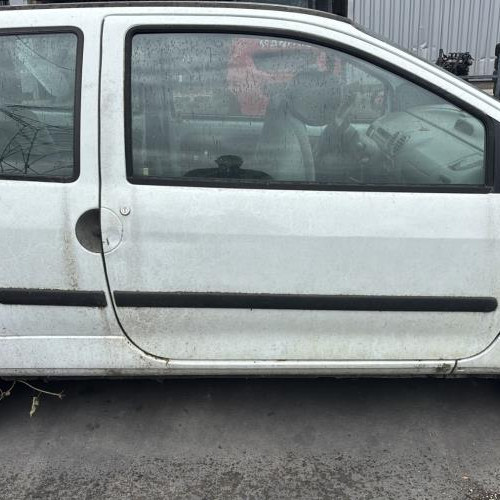 Vehicule-RENAULT-TWINGO%25201%2520PHASE%25202-1998-79d2f938665c73f723523306aa350968e55f429164bd235a86885fe53d96f2be_m.jpg