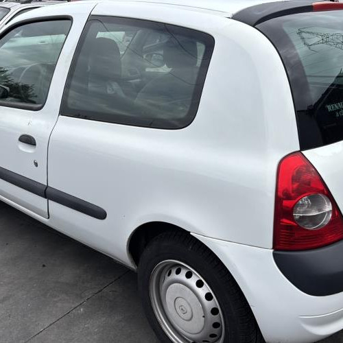Vehicule-RENAULT-CLIO%25202%2520PHASE%25202-2002-bf2e0c9fb4458090629859a5709a8c7dc9122bd6604a70bbeff25f254b8adef9_m.jpg