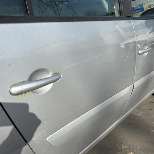 Vehicule-RENAULT-ESPACE%25204%2520PHASE%25201-2006-64c03356428c58a8df6e85e7ac601d989c611b04a9cc30cd3ea258d5ca942fee_m.jpg