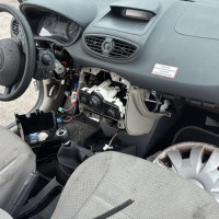 Vehicule-RENAULT-CLIO%25203%2520PHASE%25201-2006-418368d87b009a55cb347757b51eacab120f2814f3039138542cc8b2169b5eb1_m.jpg