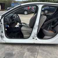 Vehicule-RENAULT-CLIO%25203%2520PHASE%25201-2006-c1a67584409cc79cab0452ce1e7267f414cc86757500a17c8ec3ca4d7e13b417_m.jpg