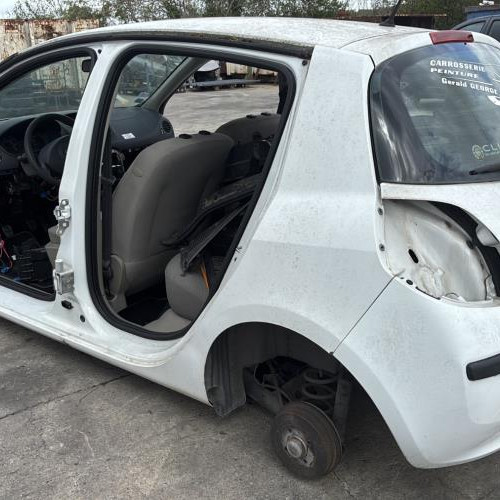 Vehicule-RENAULT-CLIO%25203%2520PHASE%25201-2006-72e1a3eb60140f304514c753f8de89a81044f37ab6492dbc71991b4ce02f7bda_m.jpg
