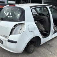 Vehicule-RENAULT-CLIO%25203%2520PHASE%25201-2006-8949fc0c68738f287af55922407c4e67d5efafd245404515787255beadc15e44_m.jpg
