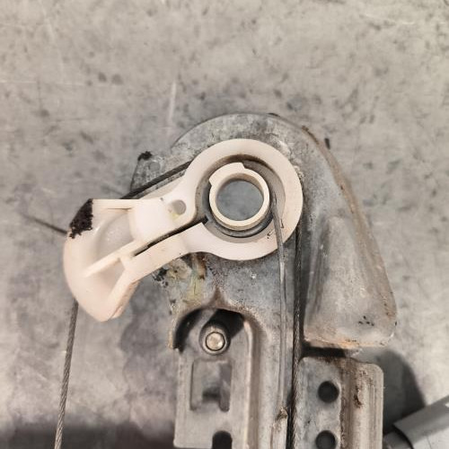 111803859-164ba92b-b3ac-4545-a97f-8326c0626f8c-Piece-Leve-vitre-electrique-arriere-droit-9224A6-PEUGEOT-307-PHASE-1-9b5bcf95a88883d718c5dbf29ff0cd9c0f3ef2150c61629dc1bf537913ea03f9_m.jpg