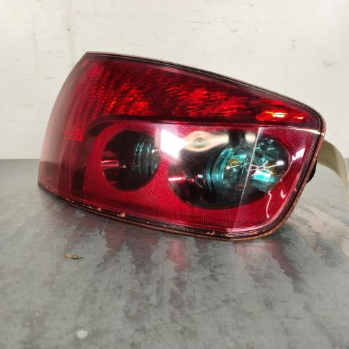 111836426-a5c73a10-5c55-4036-b996-ae69560f13ce-Piece-Feu-arriere-principal-droit-feux-6351HP-PEUGEOT-407-PHASE-1-1b7c05bc92ceeb9431c253361d4f59cc577af00e06f63be6eb56342d1901c1f2_m.jpg