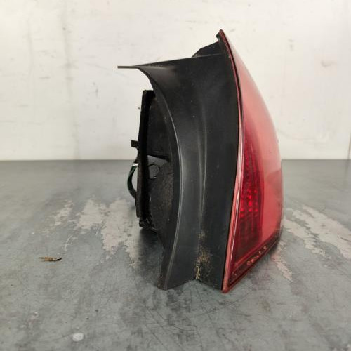 111836426-9cad6b34-3261-4124-b786-f84b88e31cbc-Piece-Feu-arriere-principal-droit-feux-6351HP-PEUGEOT-407-PHASE-1-8cda40612e6ed56081a7a4ba8ad829abffee6103caa2ba35d8be6d77fd9dbdf4_m.jpg