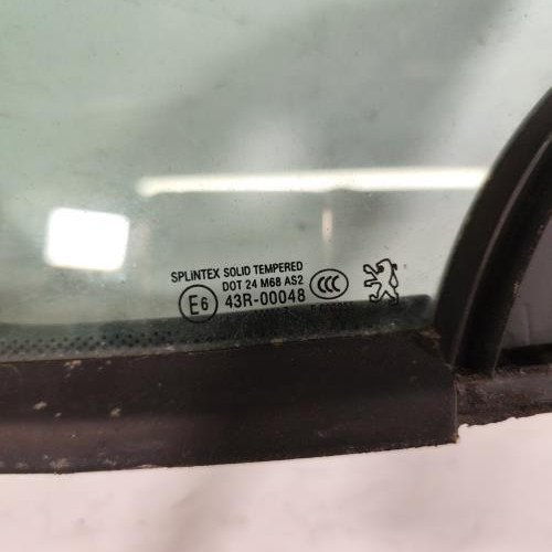 111840653-048ae921-9f8d-41d4-ab0e-483ceae72713-Piece-Custode-avant-gauche-porte-1609772180-PEUGEOT-307-PHASE-2-4065ceaabbee009329d220ad4af2d8680f5c3a5398957ec09eb2dee565dcc335_m.jpg