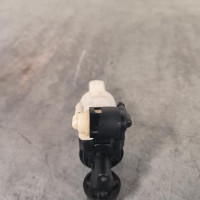 111841724-04b89257-4403-49dd-8a39-8f4cd849bbd3-Piece-Pompe-lave-glace-avant-643476-PEUGEOT-307-PHASE-2-21611f7128f571389fc12e6b705402252abad8fc8ab3b0d2a3075fe3ccf06af5_m.jpg