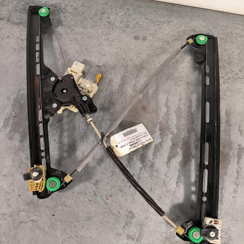 111946406-7b0439b0-a10c-4beb-a784-9bf55da836a2-Piece-Leve-vitre-electrique-avant-droit-9826076280-CITROEN-C4-GRAND-PICASSO-2-PHASE-1-132506a62a8ba5038322c6a5b77f22da22d1d5ac6fd92ab0568dc132e147a9ca_m.jpg