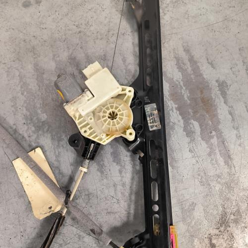 111946406-614b7e57-dc76-45d5-88dc-68b434049e36-Piece-Leve-vitre-electrique-avant-droit-9826076280-CITROEN-C4-GRAND-PICASSO-2-PHASE-1-4b68be2f03d7f8198a66397a54beee016e269ca896bd59864af43985ad8aeed9_m.jpg