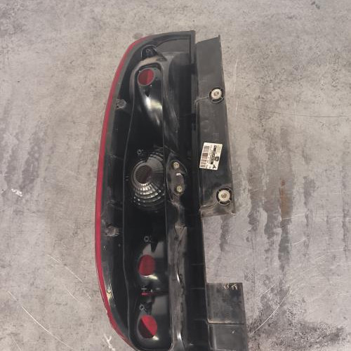 112020670-3cb48c54-6ce6-4616-af15-9446392451f3-Piece-Feu-arriere-principal-droit-feux-51810673-FIAT-DOBLO-2-PHASE-1-2738a1b43daf3e7505c8f729ab00bcd64c449e5baea1ab2fe35bd99845e4fa90_m.jpg