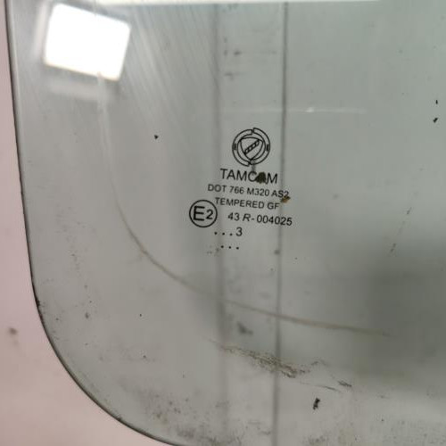 112020701-a567d6c0-d758-498f-8484-e66e445a7ae3-Piece-Vitre-avant-droit-51907724-FIAT-DOBLO-2-PHASE-1-84aa0ab286ba259e012270c3ab6ab7d77ecc55fc724f5686e7973fd239f04dc6_m.jpg