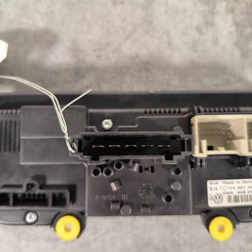 112057140-2f8b14ab-2400-415e-b43f-5ca3aaff2c6f-Piece-Commande-chauffage-5HB010259-VOLKSWAGEN-TRANSPORTER-5-PHASE-2-0414f5c0b1d46703623f4ac3485e754de6af3c41080c3a0694e2c520f1c63a24_m.jpg