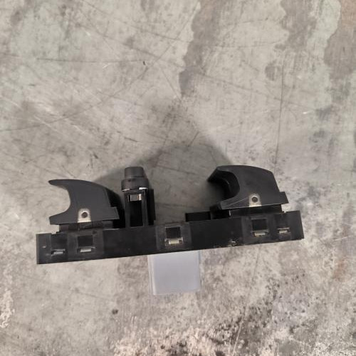 112146614-251eec0b-a426-468a-bc4b-fc49eeaac199-Piece-Interrupteur-de-leve-vitre-avant-gauche-1K4959857CREH-VOLKSWAGEN-GOLF-5-cddeef9620e4d5492b11fd8e5579a4d64451d4676880252240f90d40341200b1_m.jpg