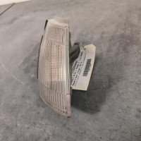 112269085-539387ba-dec4-4488-9d85-f00568ccc30f-Piece-Repetiteur-clignotant-avant-gauche-Feux-7700822136-RENAULT-CLIO-1-PHASE-2-b28ba218eff4078c32ad992ab0a14514ab66dbee6ad5cb276b519596ebe9bc43_m.jpg