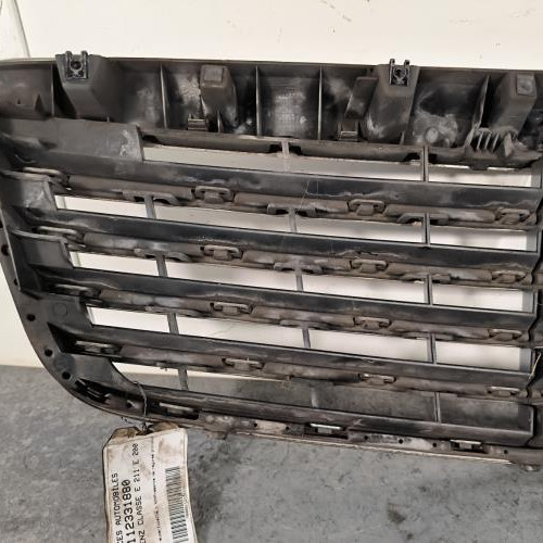 112331880-42cbf4c3-8fb6-4ded-bc71-17ccf6bcbb02-Piece-Calandre-21188016837135-MERCEDES-BENZ-E-200-d908a10cf6083bd4f75786c846edef6af48d4295a13621c5429a1b407dfe0e5d_m.jpg