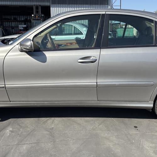 Vehicule-MERCEDES%2520BENZ-E%2520200-2008-2c640638fadff5ca9577ce482a1cb0ece188b3bb060dbe895c698f95f41c907a_m.jpg