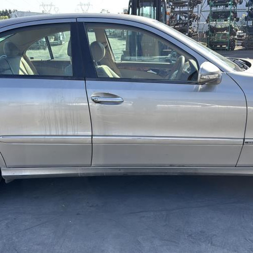 Vehicule-MERCEDES%2520BENZ-E%2520200-2008-2d9512935ed9aacd8a018c2aad157c66d0e0ff29998e59d0569a3d1e02dada85_m.jpg