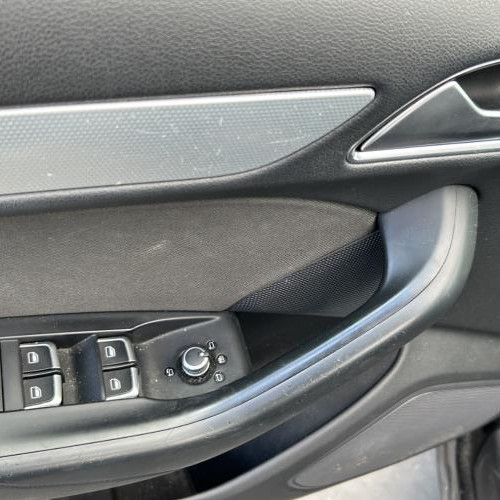Vehicule-AUDI-Q3%25201%2520PHASE%25201-2013-70bf67ca4a6f09b49150b017f23181f7de8f8d35dd60003d8f6d96cecac88a65_m.jpg