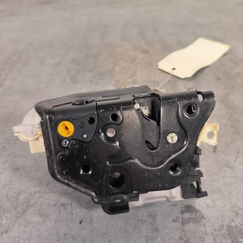 112634995-0431bef7-9d57-423c-bdda-48b2277ddcc6-Piece-Fermeture-centralisee-arriere-gauche-8K0839015-AUDI-Q3-1-PHASE-1-01202dce67efae8292a74fe2e3714a3ce9a19ab993cd37bf5ef56e50d9170b00_m.jpg
