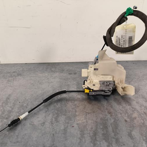 Fermeture centralisee avant gauche