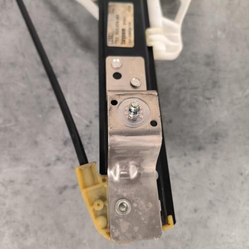 112635000-de7eae45-7bd6-4b39-b7e1-1bcc7a252446-Piece-Leve-vitre-electrique-arriere-droit-8U0839462-AUDI-Q3-1-PHASE-1-c11b7d82da2cf28878b9bbff0b4db208e2da69e84bd47978fa03569a0bb28e20_m.jpg