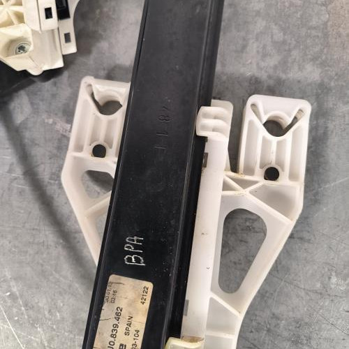 112635000-00e8e3ca-ae38-4bb3-908c-dd6f30cf5ae7-Piece-Leve-vitre-electrique-arriere-droit-8U0839462-AUDI-Q3-1-PHASE-1-eaf134429f88116a9551f95ef3e4969ecb55138c5947719089cdbdf69bbaf4e9_m.jpg