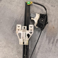 112635000-e5cfa563-d998-40a3-b668-f9ed83270cdf-Piece-Leve-vitre-electrique-arriere-droit-8U0839462-AUDI-Q3-1-PHASE-1-a3b1202c25a55738b60c0d52206f92871c3e1a97f05c80b45e7a39f65276e913_m.jpg
