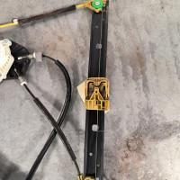 112635003-6a2900c8-b2fa-4b7f-91b1-81fd2780cc41-Piece-Leve-vitre-electrique-avant-droit-8U0837462-AUDI-Q3-1-PHASE-1-168b307c31280168b742d12b94078dea35dd6e8d580152c33b95f513d77be3c2_m.jpg