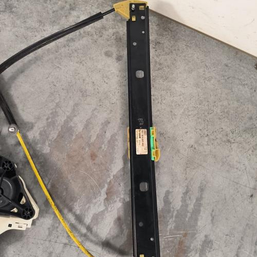 112635003-cc65f0d4-a8f6-489c-9df8-9256403f6025-Piece-Leve-vitre-electrique-avant-droit-8U0837462-AUDI-Q3-1-PHASE-1-ce9e3f3ac48723da7d2324333013863f2a5074cd34333c9a14b3e8136f35115f_m.jpg