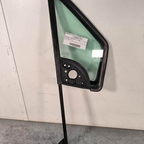 Custode avant droit (porte)